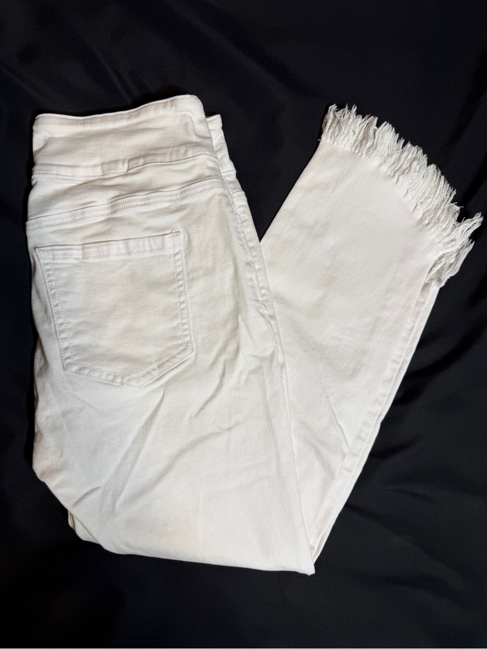 Women's White Frayed Hem Jeans
